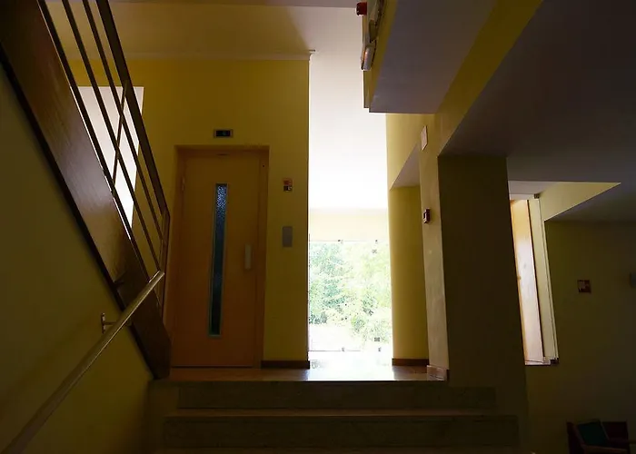 卡德拉斯酒店 2*